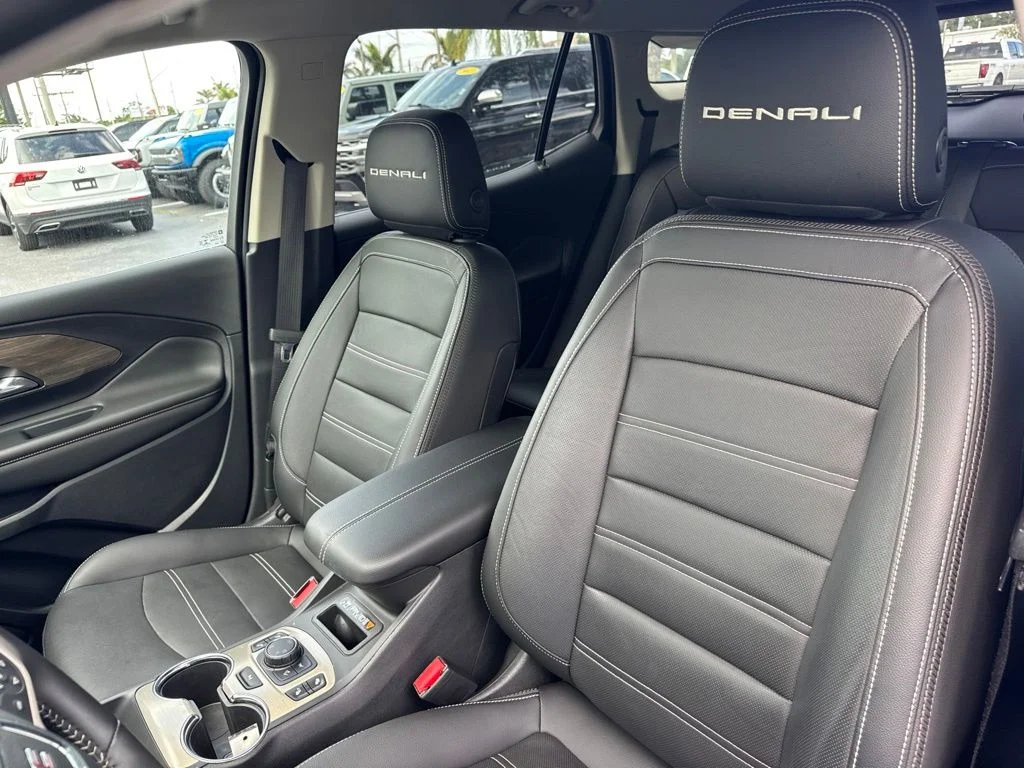 Certified Used 2022 Summit White GMC Denali image 10