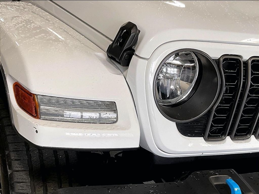 Used 2024 White Jeep Sport S 4xe image 32