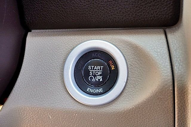 Used 2015 White Ram Laramie image 31