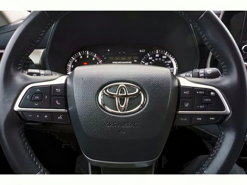2024 Toyota Highlander LE - Photo 15