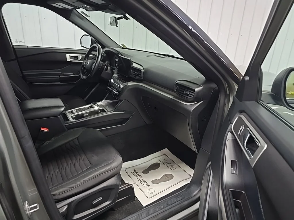 Used 2020 Green Ford XLT image 16