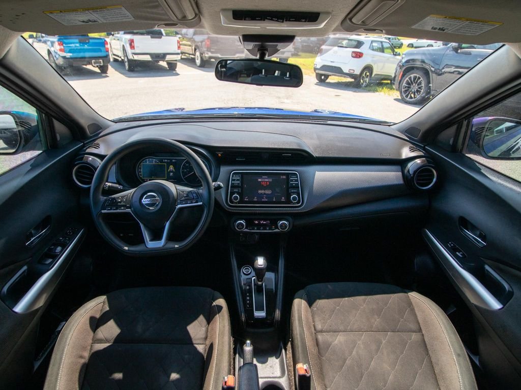 Used 2020 Blue Nissan SV image 22
