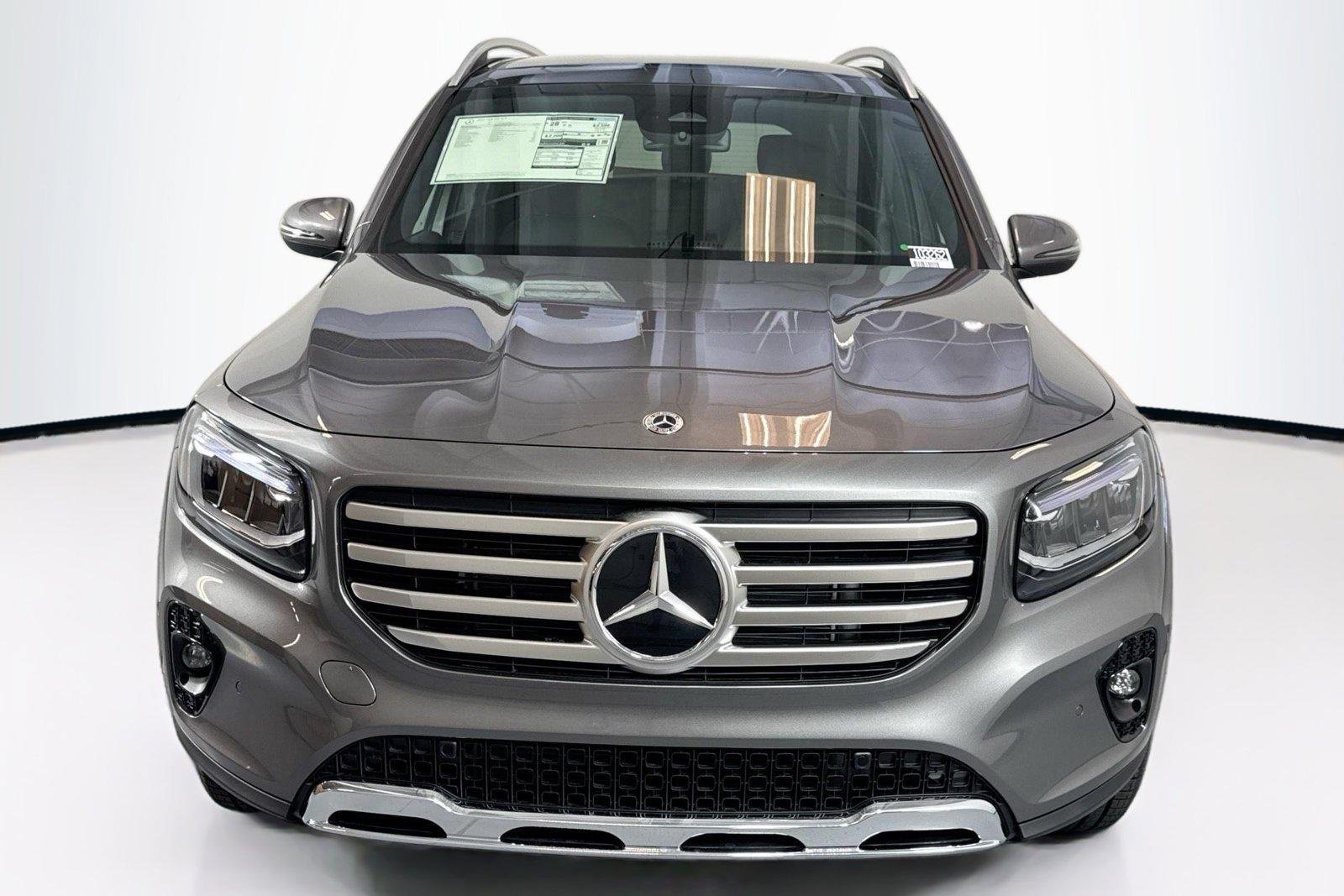 New 2026 Mountain Grey Metallic Mercedes-Benz GLB 250 image 2