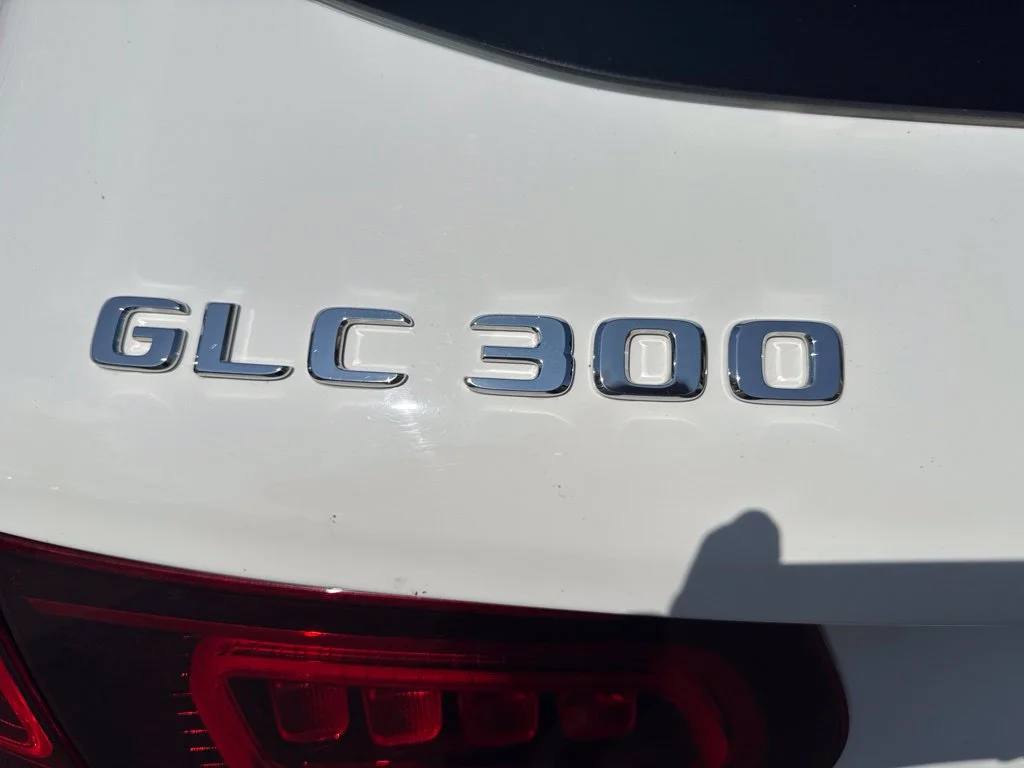 Used 2021 White Mercedes-Benz GLC 300 image 13