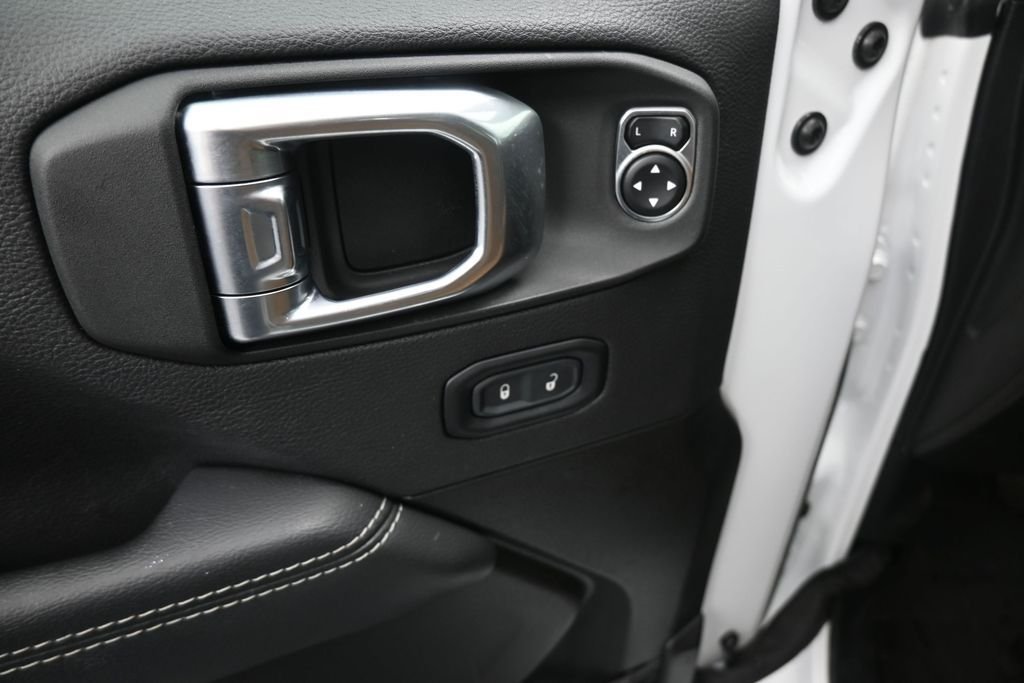 Used 2023 White Jeep Overland image 13