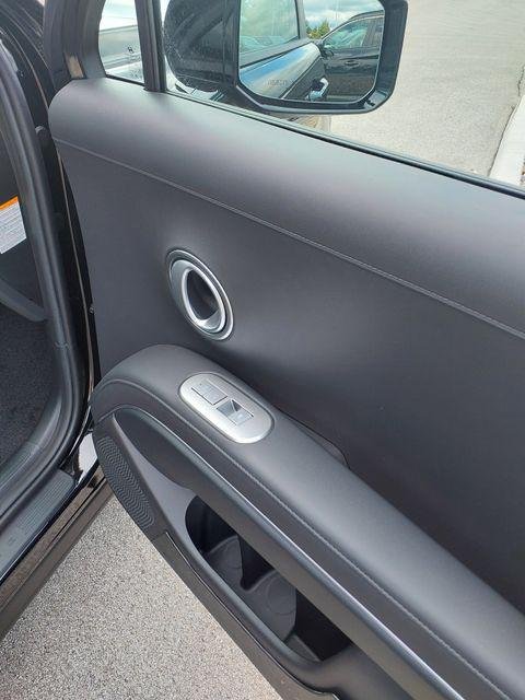 New 2026 Abyss Black Hyundai SEL Premium image 24