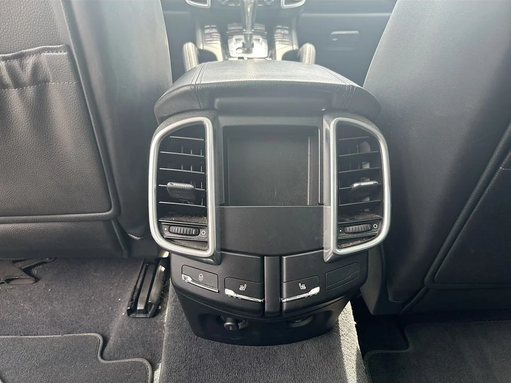 Used 2017 White Porsche Base image 14