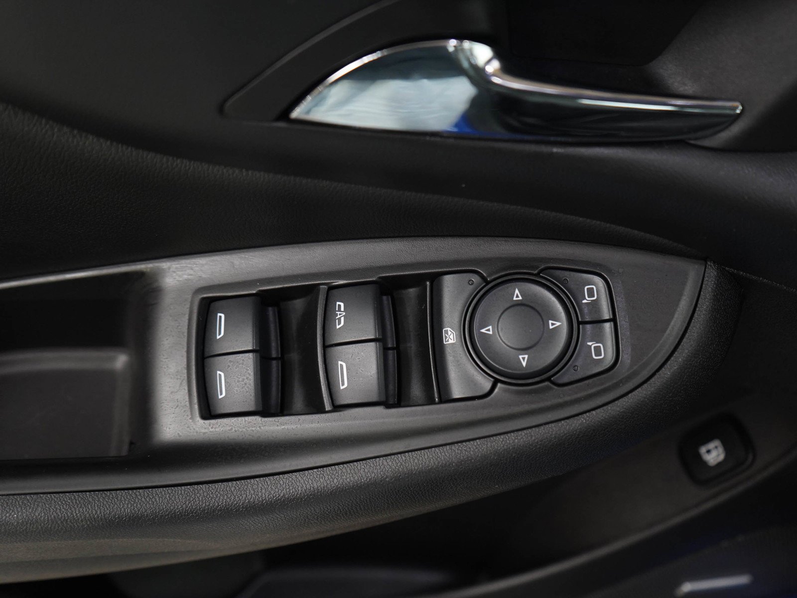 Used 2017 Kinetic Blue Metallic Chevrolet LT image 21