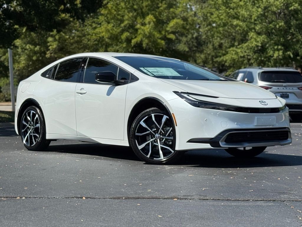 New 2026 Wind Chill Pearl Toyota XSE image 2