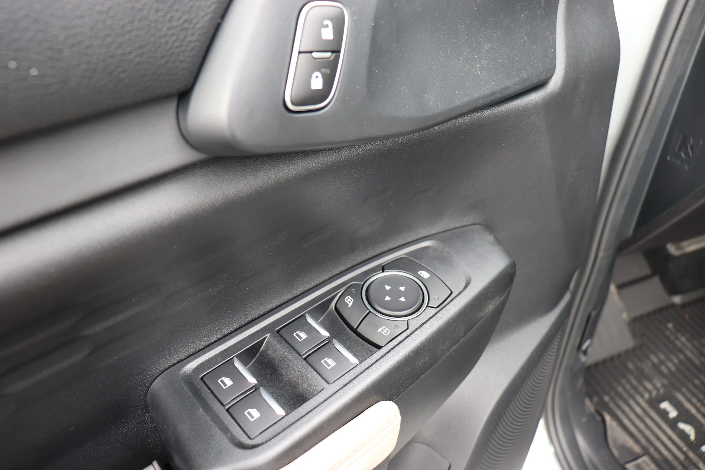 New 2026 AVALANCHE Ford XLT image 9