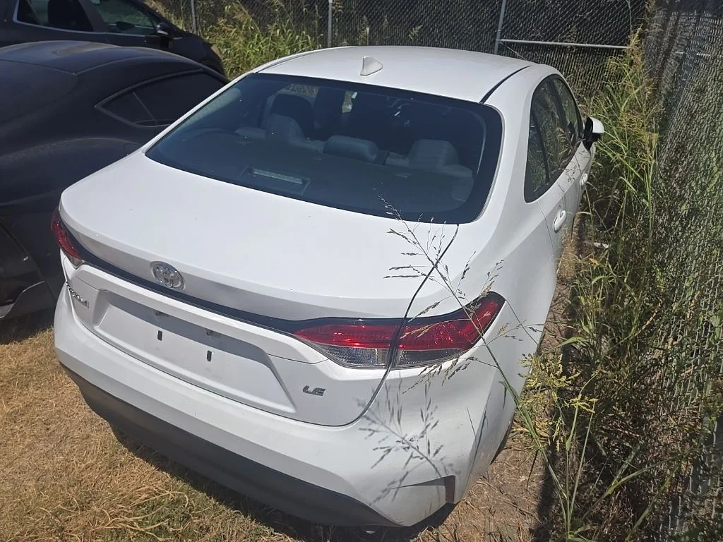 Used 2023 White Toyota LE image 3