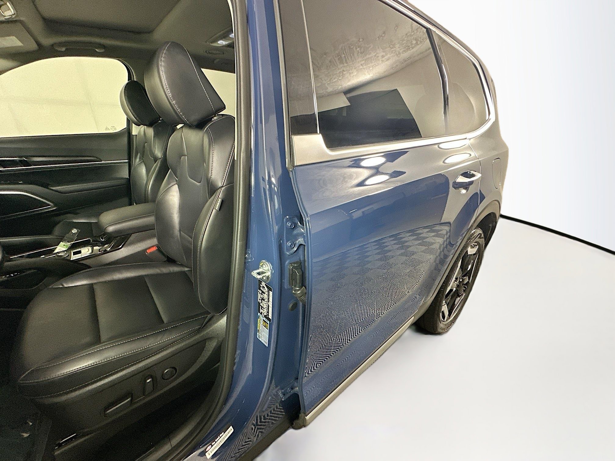 Used 2023 Midnight Lake Blue Kia S image 12