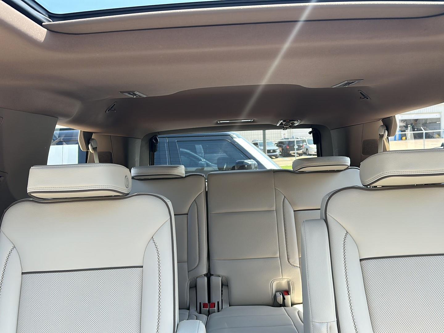 Used 2025 White Frost Tricoat GMC Denali image 12