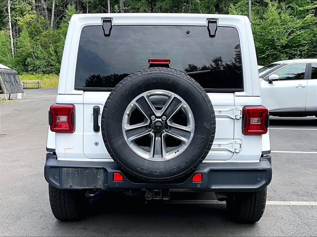 Used 2019 White Jeep Unlimited Sahara image 5
