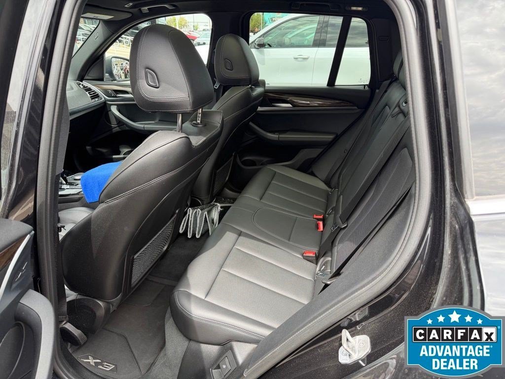 Used 2022 Black Sapphire Metallic BMW xDrive30i image 7