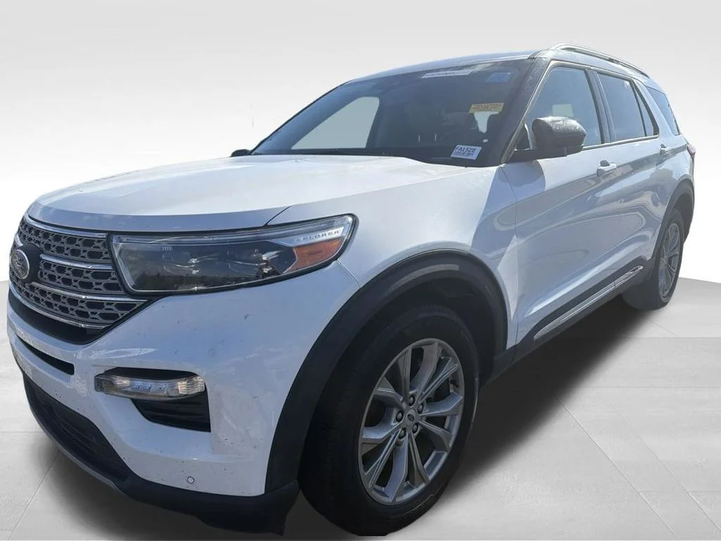Used 2023 White Ford Limited image 2