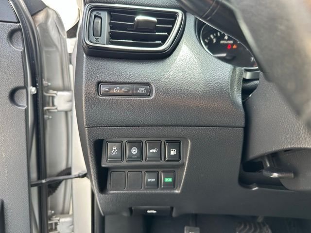 Used 2020 Silver Nissan SV image 11