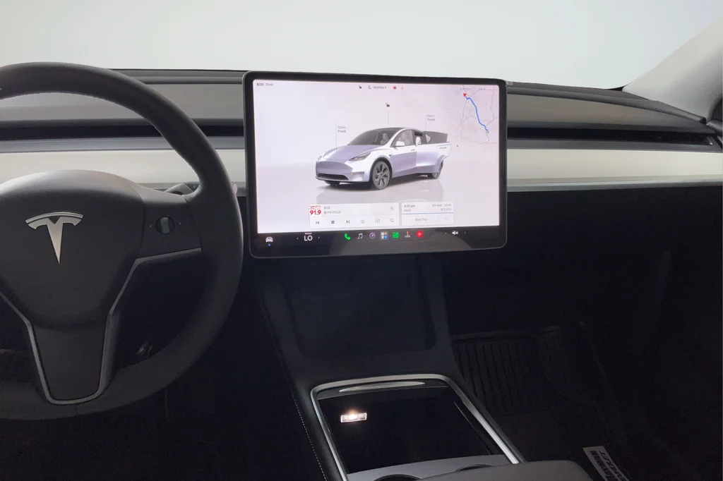 2024 Tesla Model Y Long Range - Photo 14