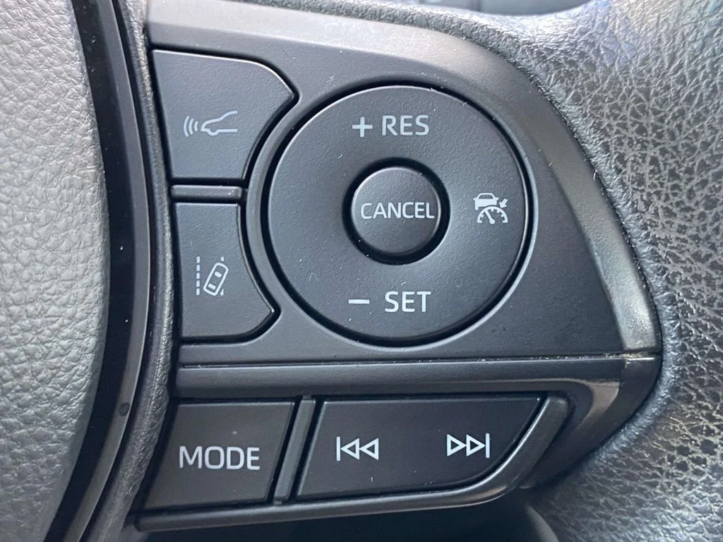 Used 2020 Red Toyota LE image 29