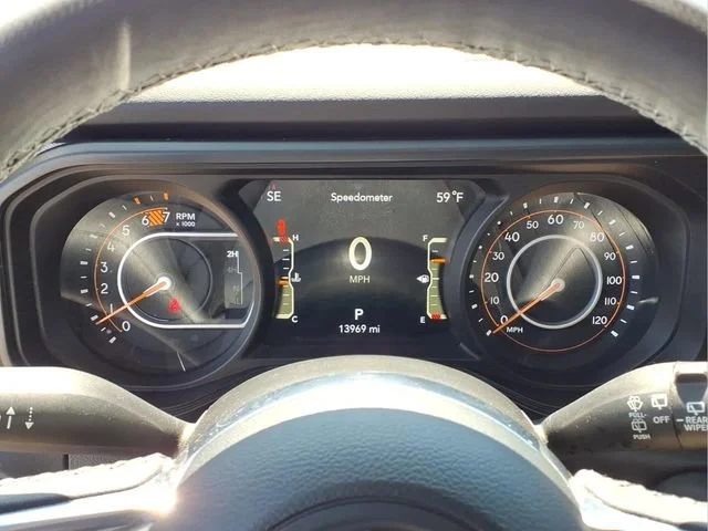 Used 2026  Jeep Sahara image 11