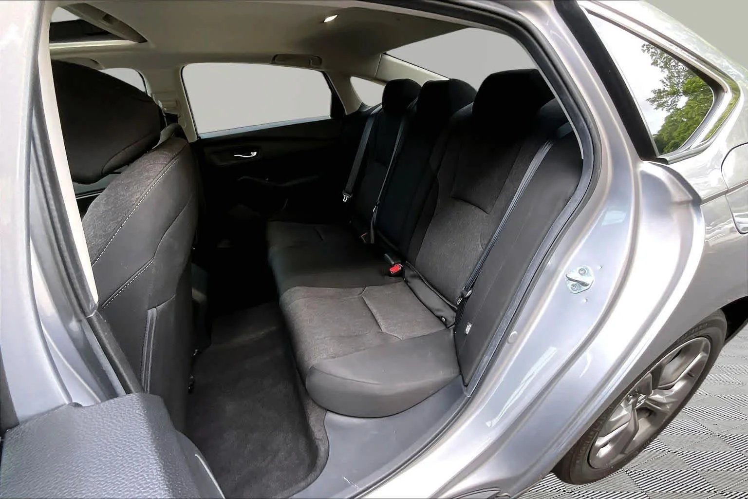 Used 2024 Solar Silver Metallic Honda EX image 21