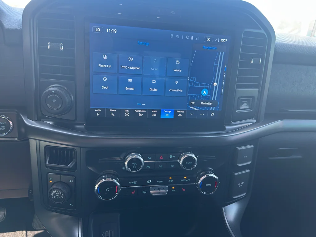 Used 2025  Ford Tremor image 21