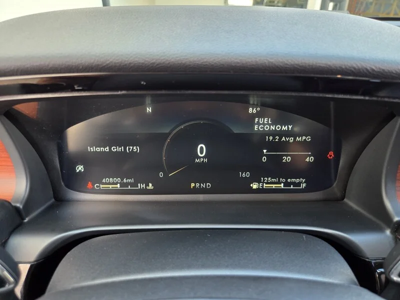 Used 2023 Gray Metallic LINCOLN RESERVE AWD image 37