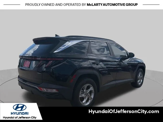 Used 2023 Black Hyundai SEL image 4