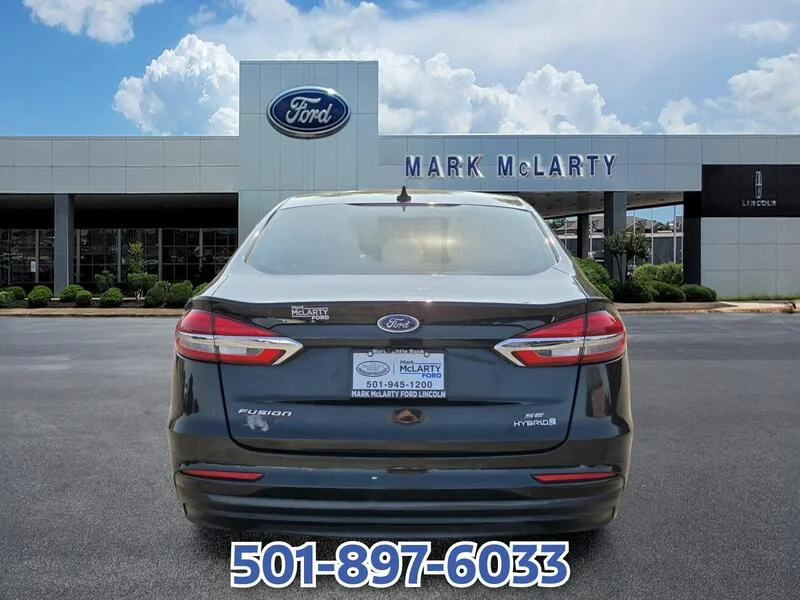 Used 2019 Black FORD SE FWD image 4