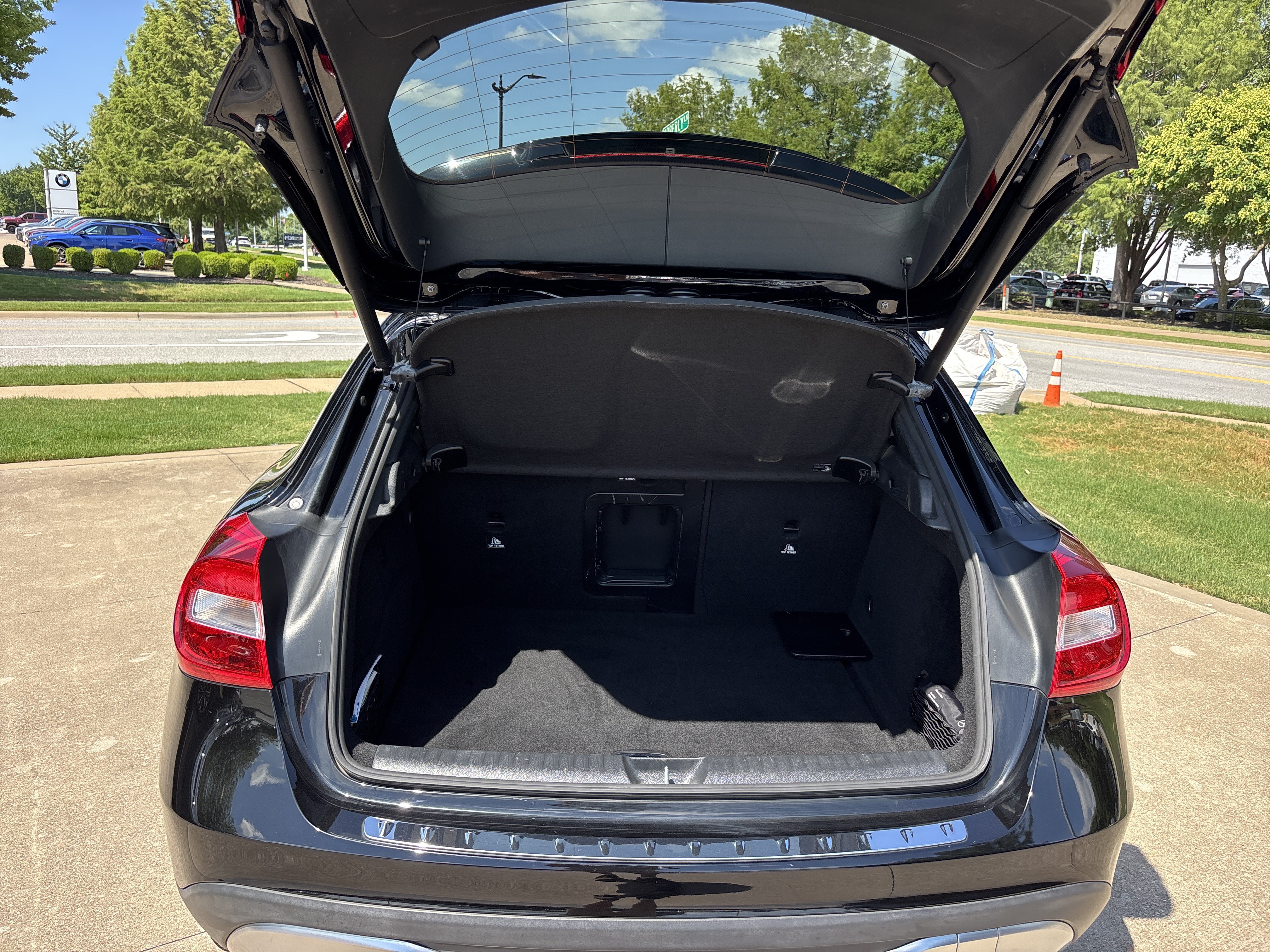 Used 2019 Cosmos Black Metallic Mercedes-Benz GLA 250 4Matic image 8