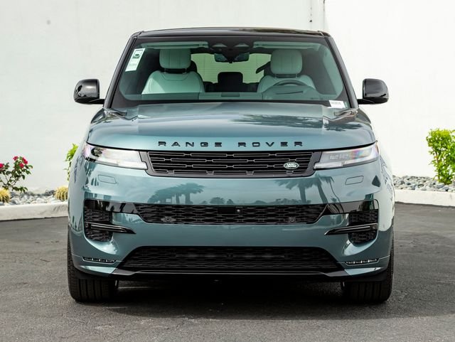New 2026 Giola Green Land Rover Dynamic SE image 3