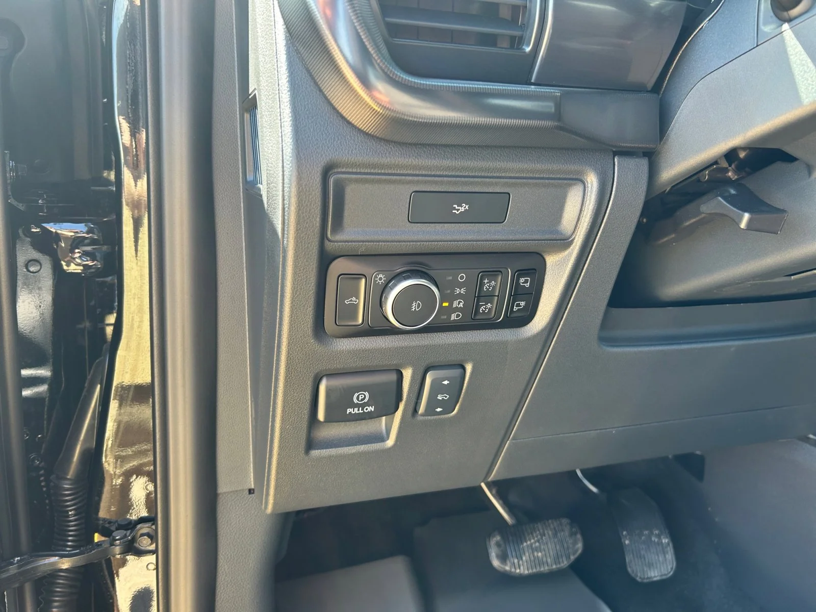 New 2026 Agate Black Metallic Ford Lariat image 16