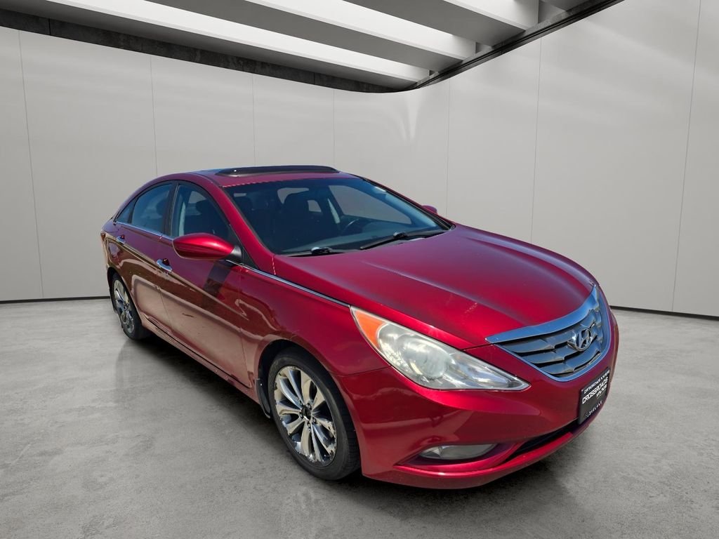 Used 2011 Venetian Red Hyundai SE image 7