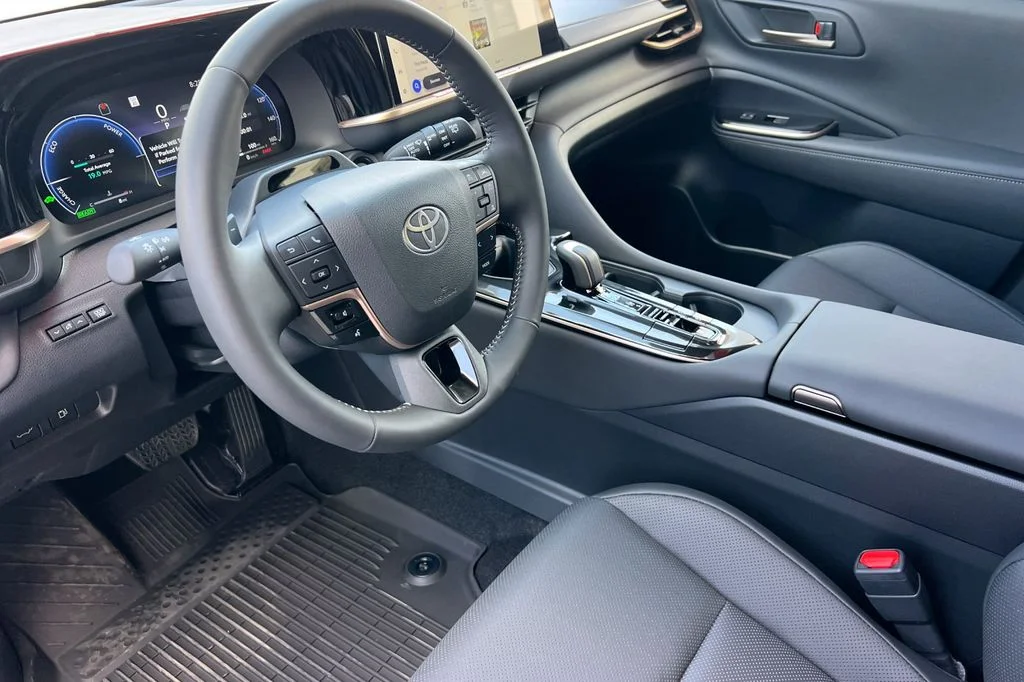 New 2026 Oxygen White Toyota Limited image 10