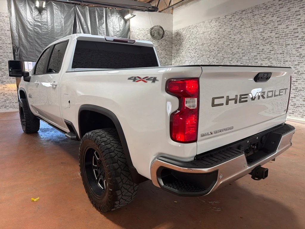 Used 2021 Summit White Chevrolet LT image 5