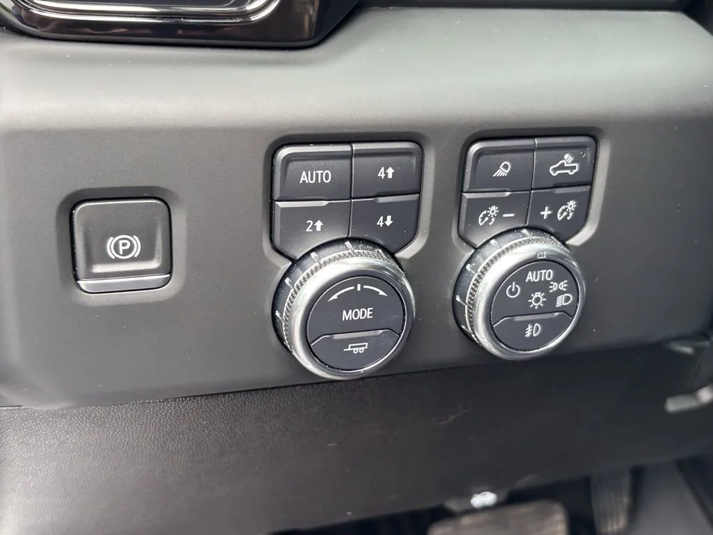 Used 2024 Summit White GMC AT4 image 24