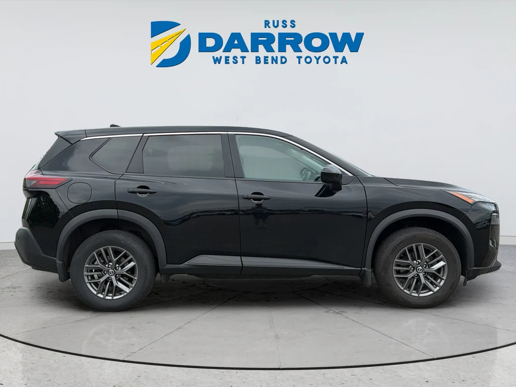 Used 2021 Black Nissan S image 5