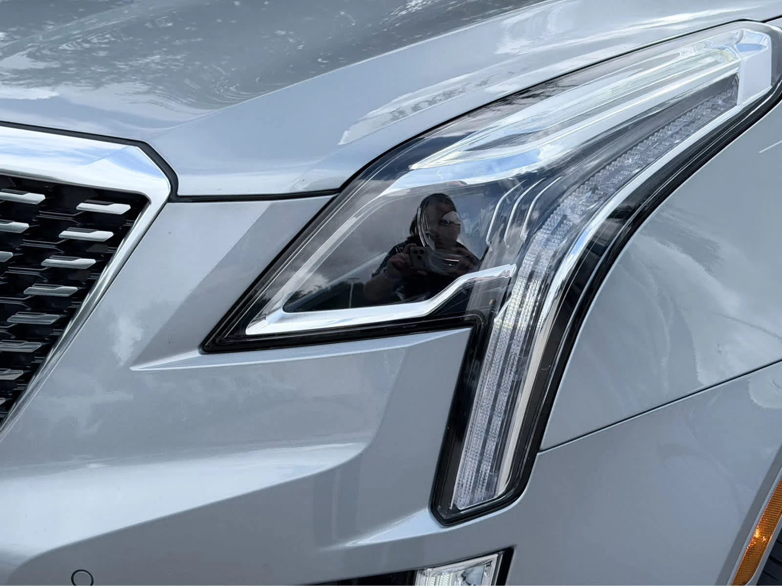 Used 2025 Argent Silver Metallic Cadillac Luxury image 9