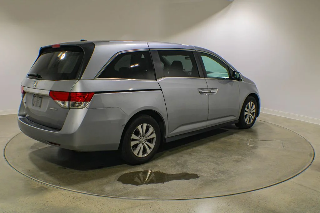 Used 2016 Lunar Silver Metallic Honda SE image 5