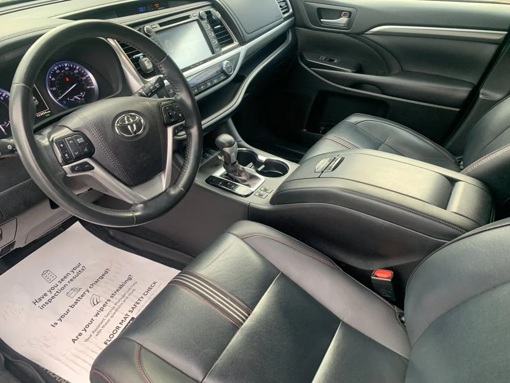 Used 2019 Gray Toyota SE image 11