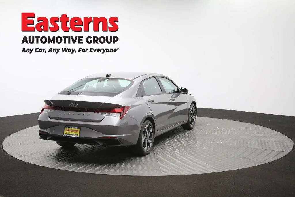 Used 2023 Silver Hyundai SEL image 34
