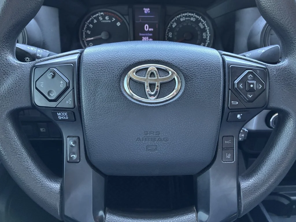 Used 2020 White Toyota SR image 34