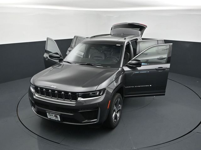 New 2026 Baltic Gray Metallic Clear-Coat Exterior Paint Jeep Limited image 26