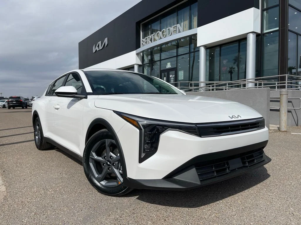 2026 Kia K4 LXS AT's photo