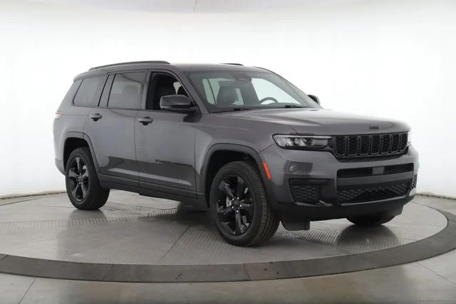 Used 2021 Gray Jeep Altitude image 2