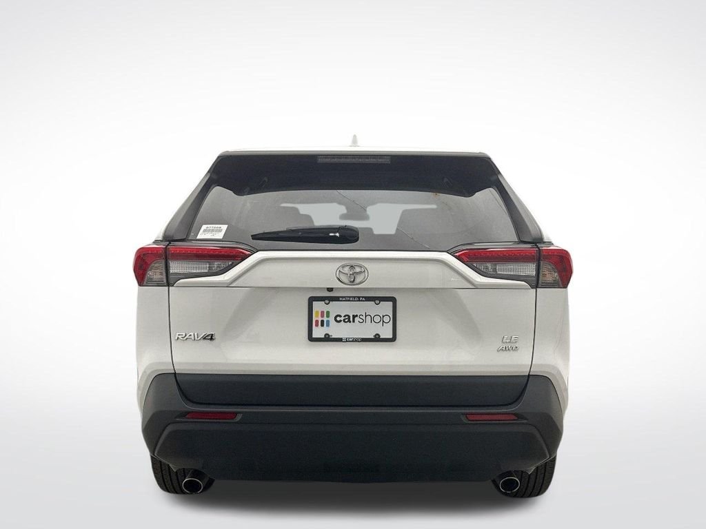 Used 2024 Ice Toyota LE image 4