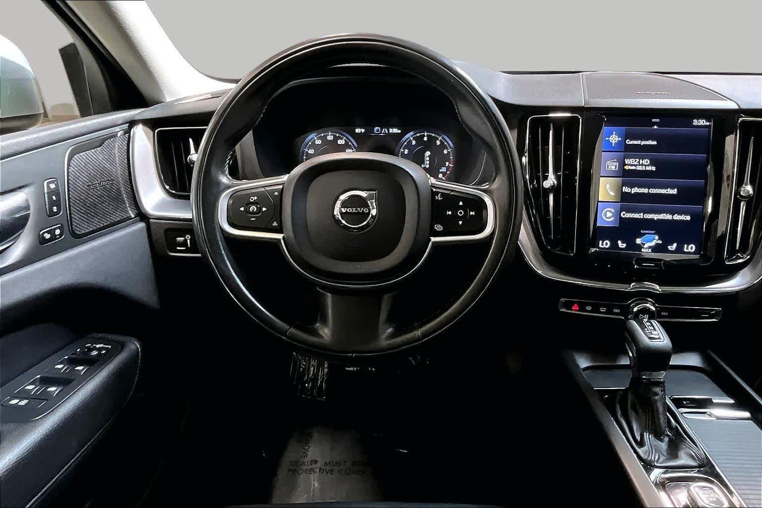 Used 2019 Bright Silver Metallic Volvo Momentum image 6