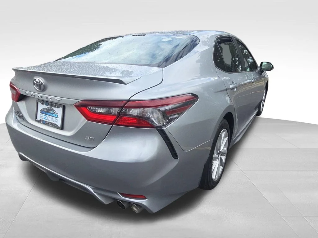 Used 2024  Toyota SE Nightshade image 11
