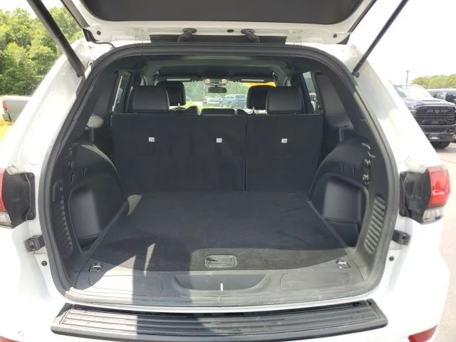 Used 2021 White Jeep Laredo X image 10