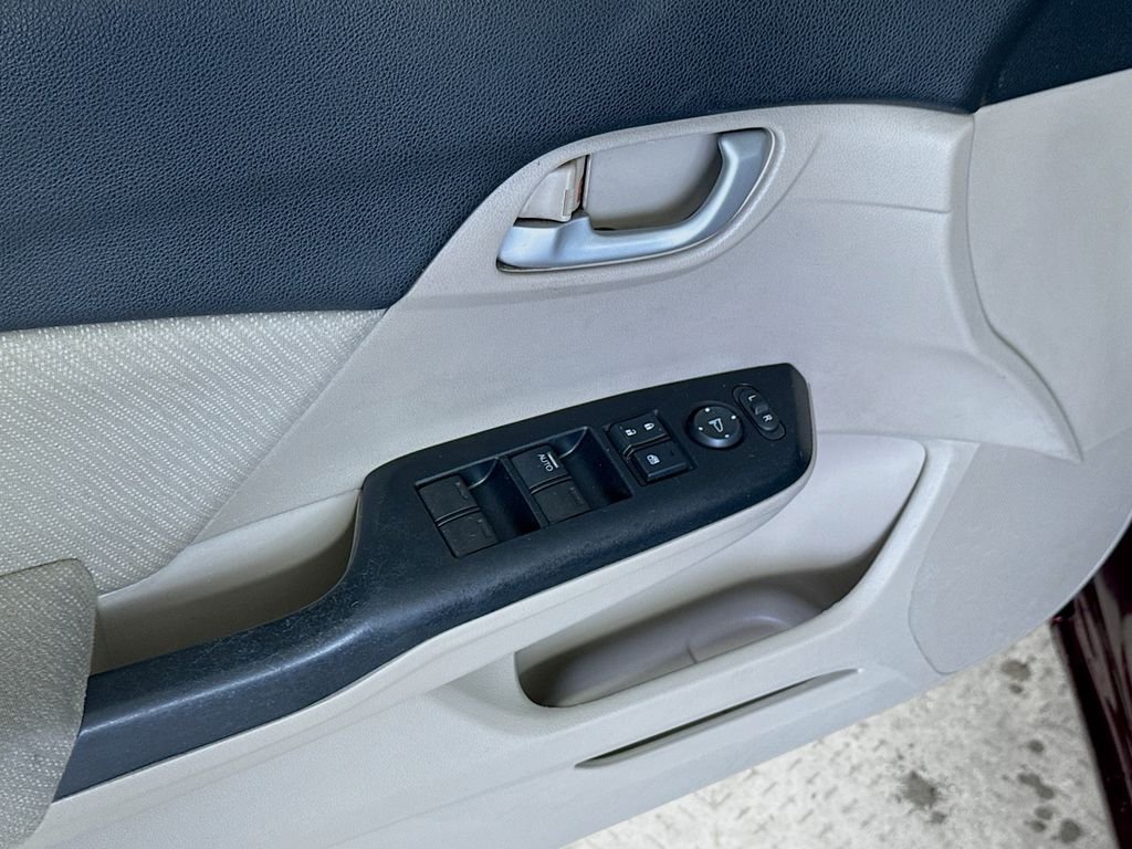 Used 2013  Honda LX image 20